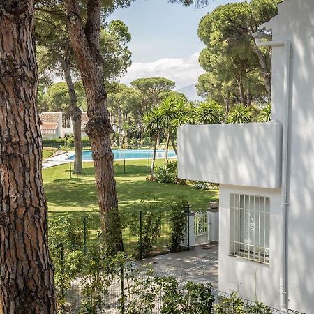 Beachside Cosy Apartment With Pool Естепона Екстериор снимка