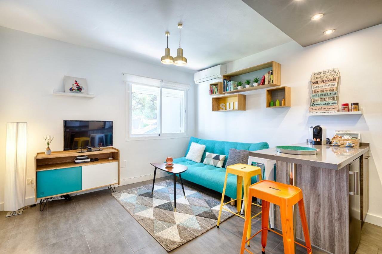 Beachside Cosy Apartment With Pool Естепона Екстериор снимка